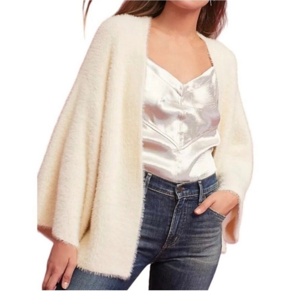 Anthropologie Sleeping on Snow Cozy Nights Cropped Kimono Cardigan Cream